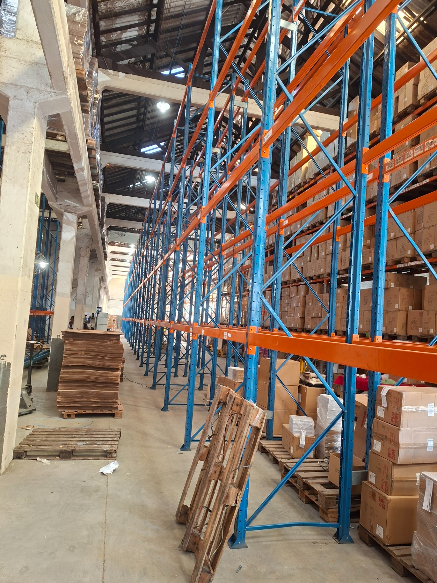 Você sabia que os porta paletes têm se tornado uma chave indispensável para alcançar um armazém seguro e melhor estruturado?